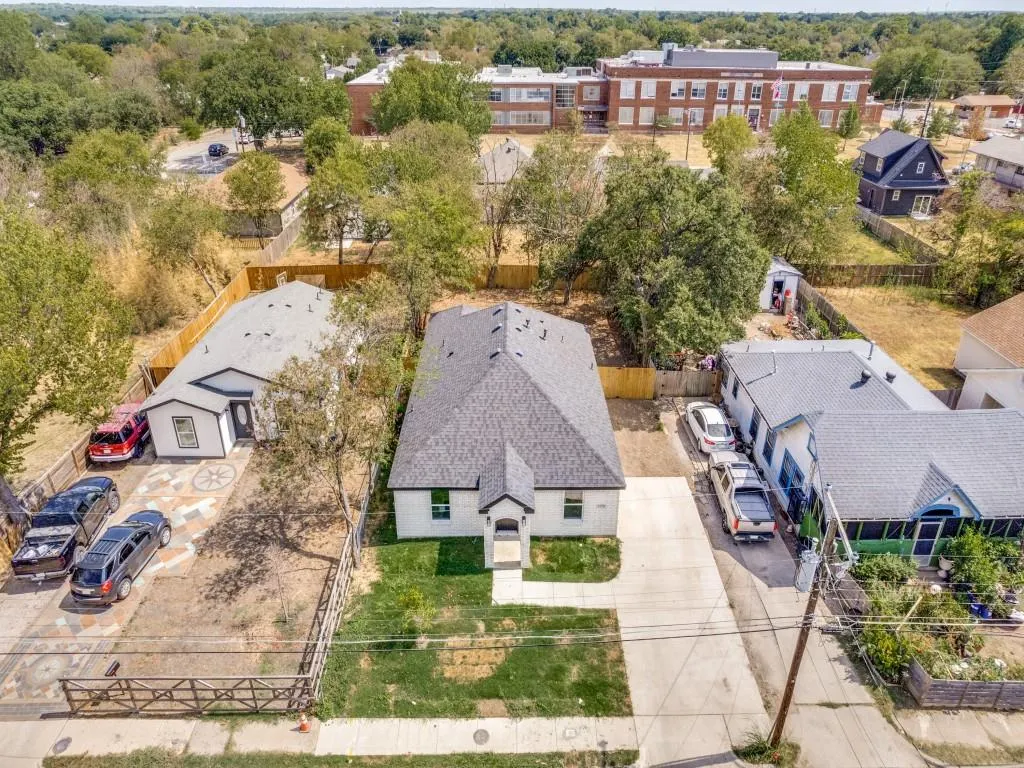 4220 Hamilton Avenue
