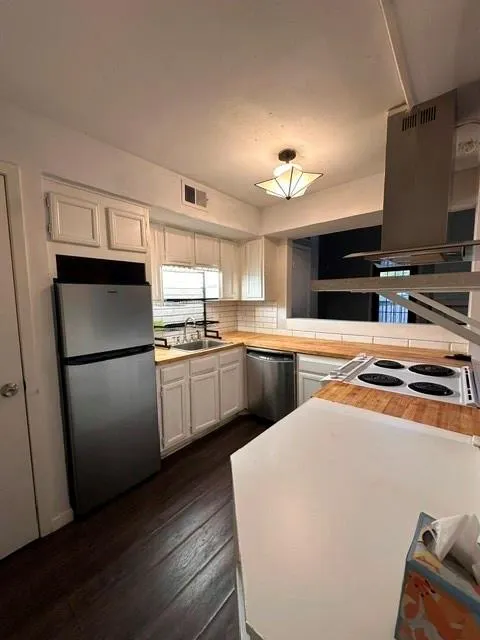 9696 Walnut Street #2101