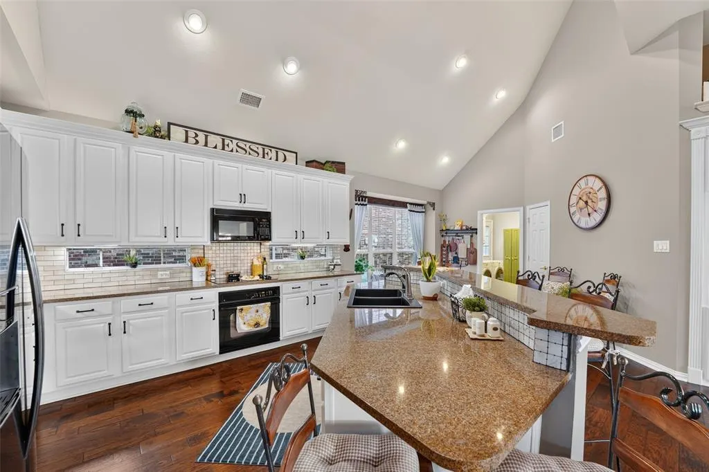 6531 Shadywood Drive