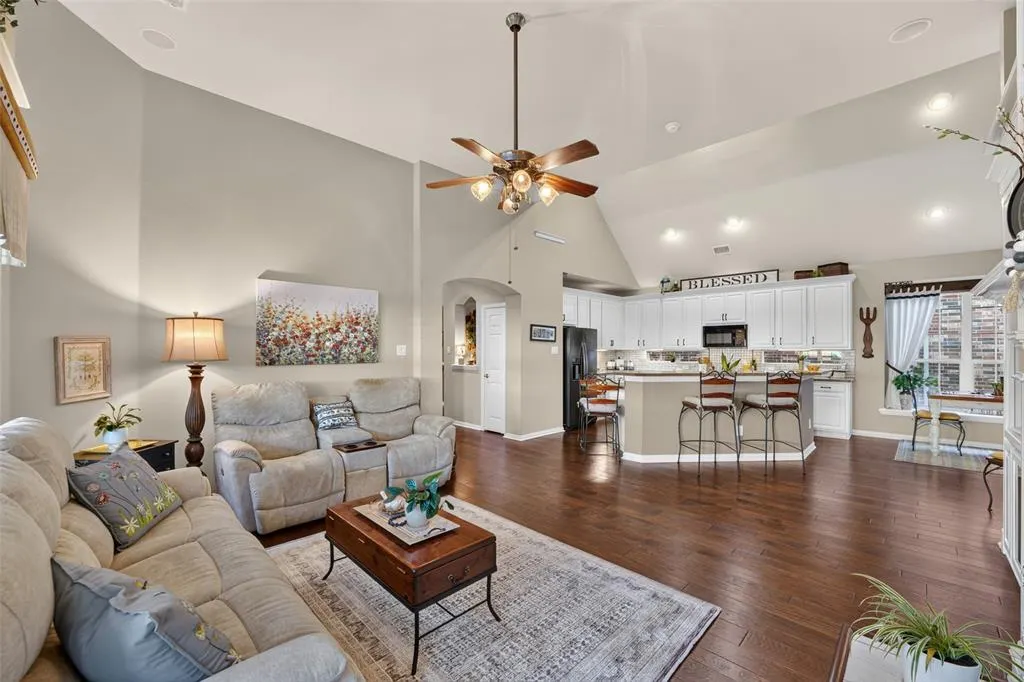 6531 Shadywood Drive