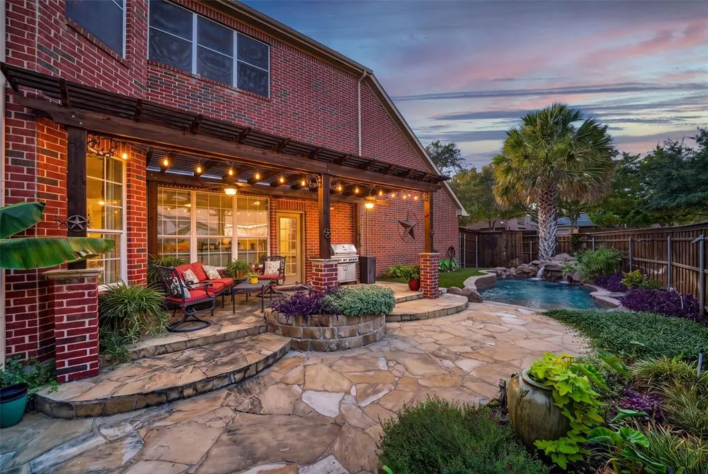 6531 Shadywood Drive