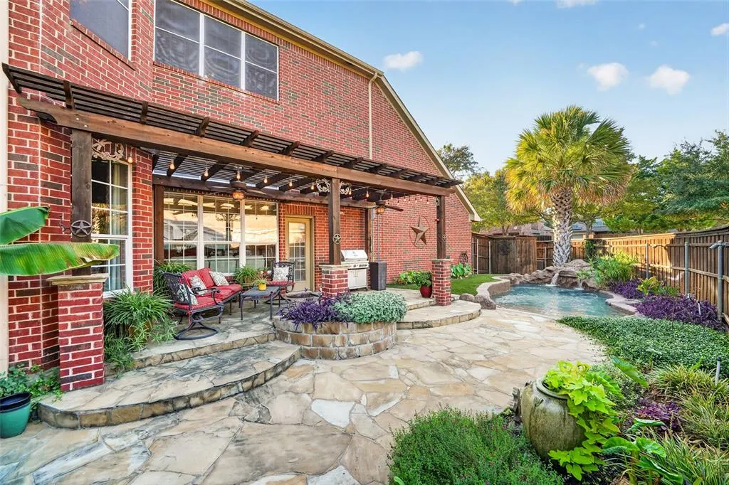 6531 Shadywood Drive