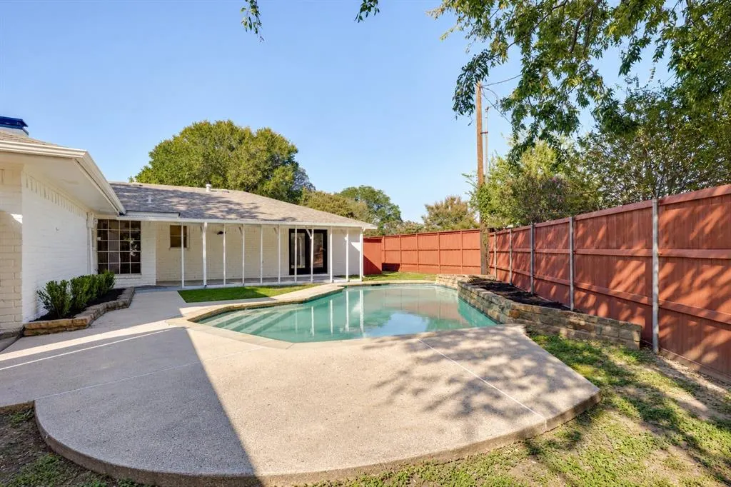 1204 Janwood Drive