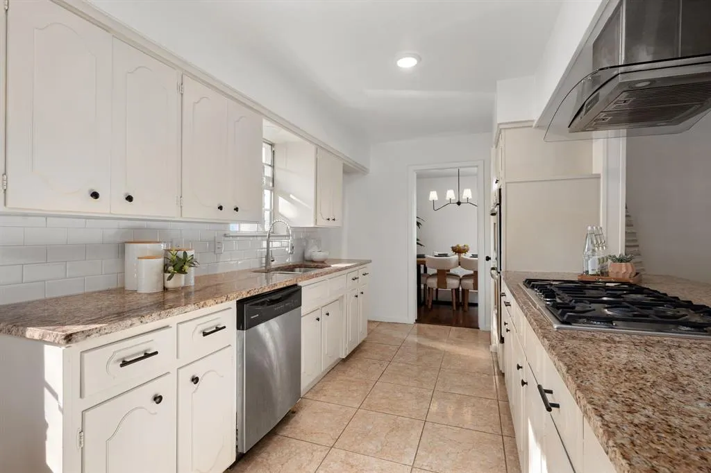 1204 Janwood Drive