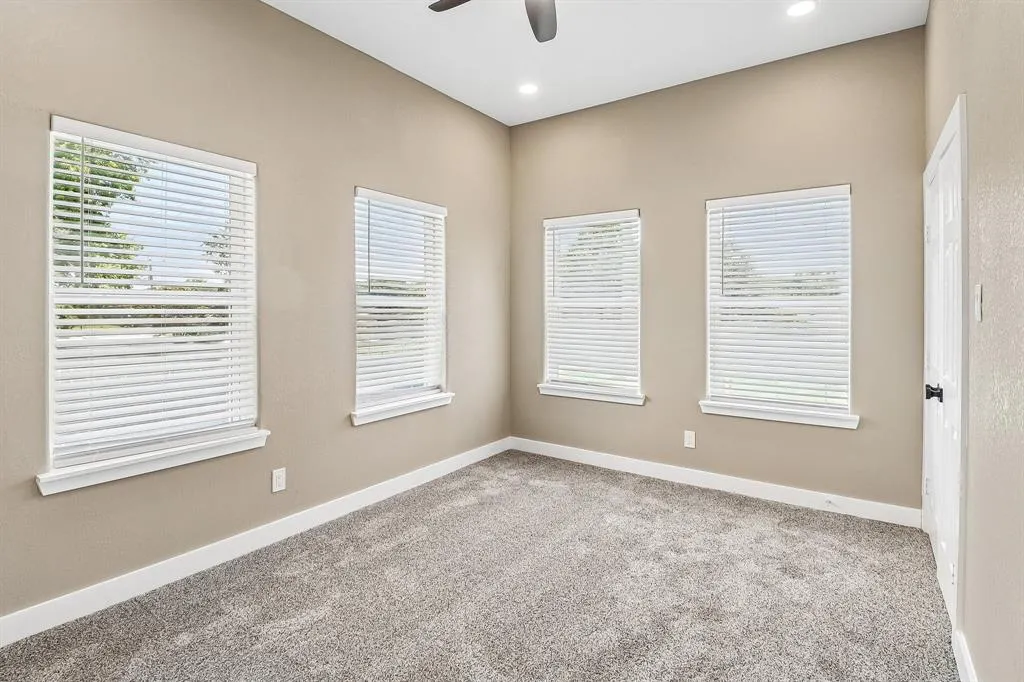 10711 Cromwell Drive