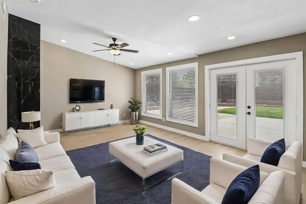 10711 Cromwell Drive