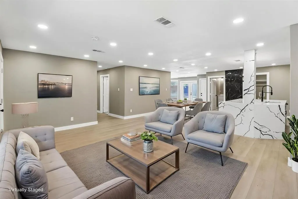 10711 Cromwell Drive