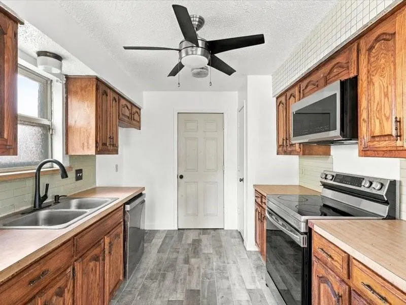 725 Southridge Court