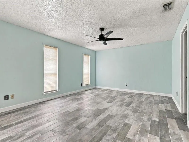 725 Southridge Court