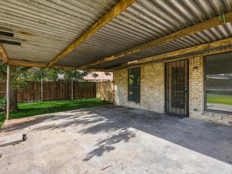 725 Southridge Court