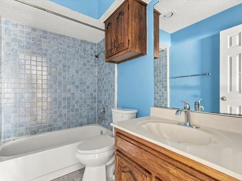 725 Southridge Court