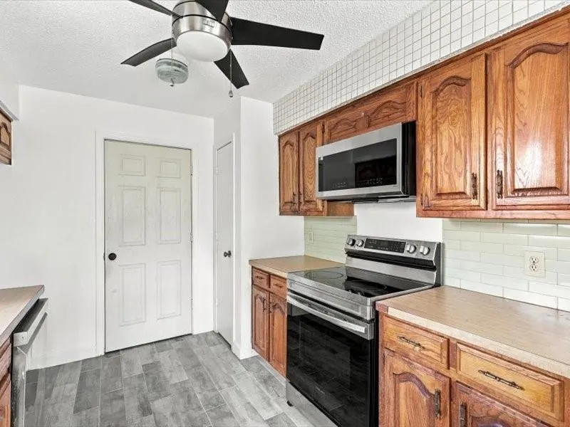 725 Southridge Court