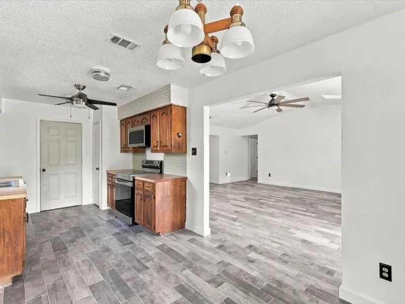 725 Southridge Court