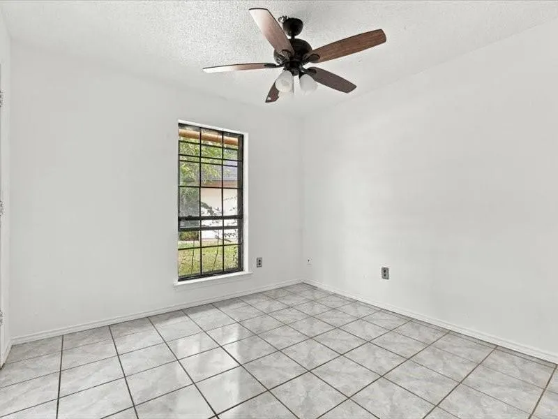 725 Southridge Court