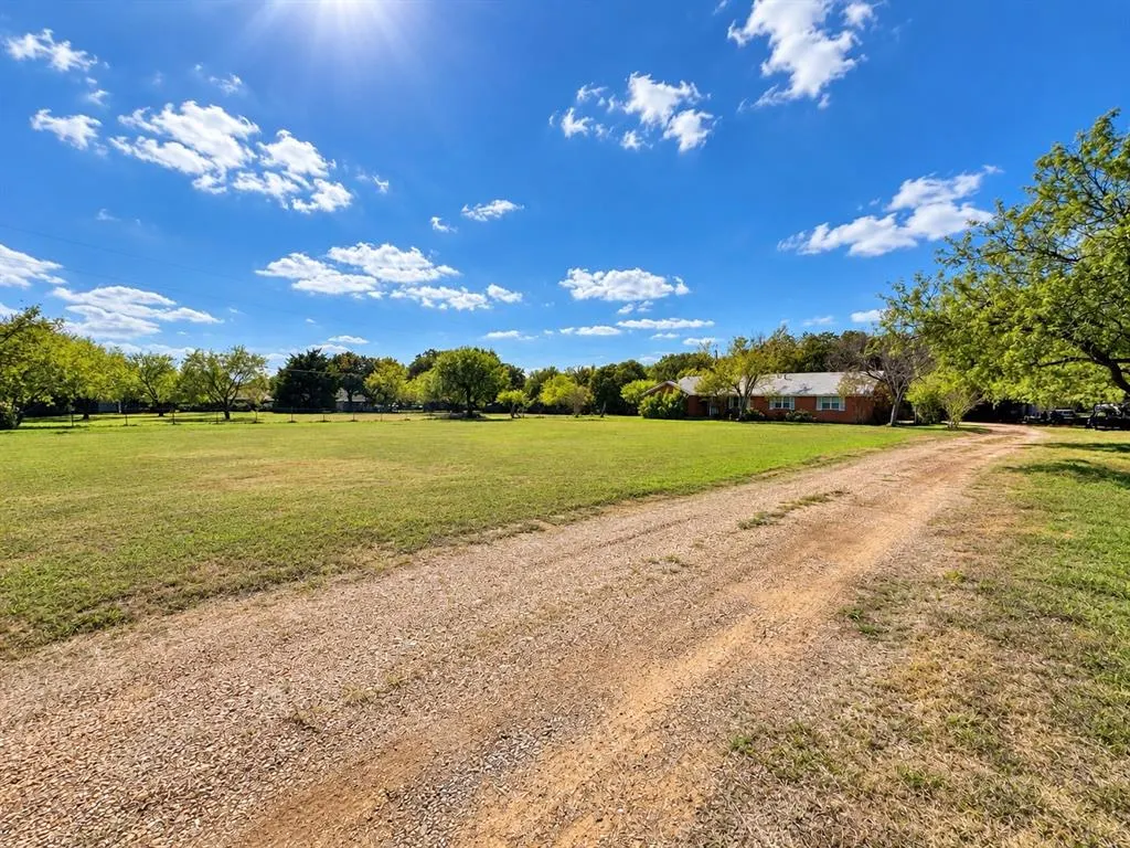 1105 Oak Drive