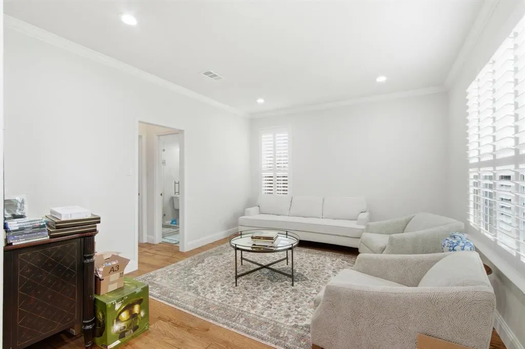 3852 Harrison Drive