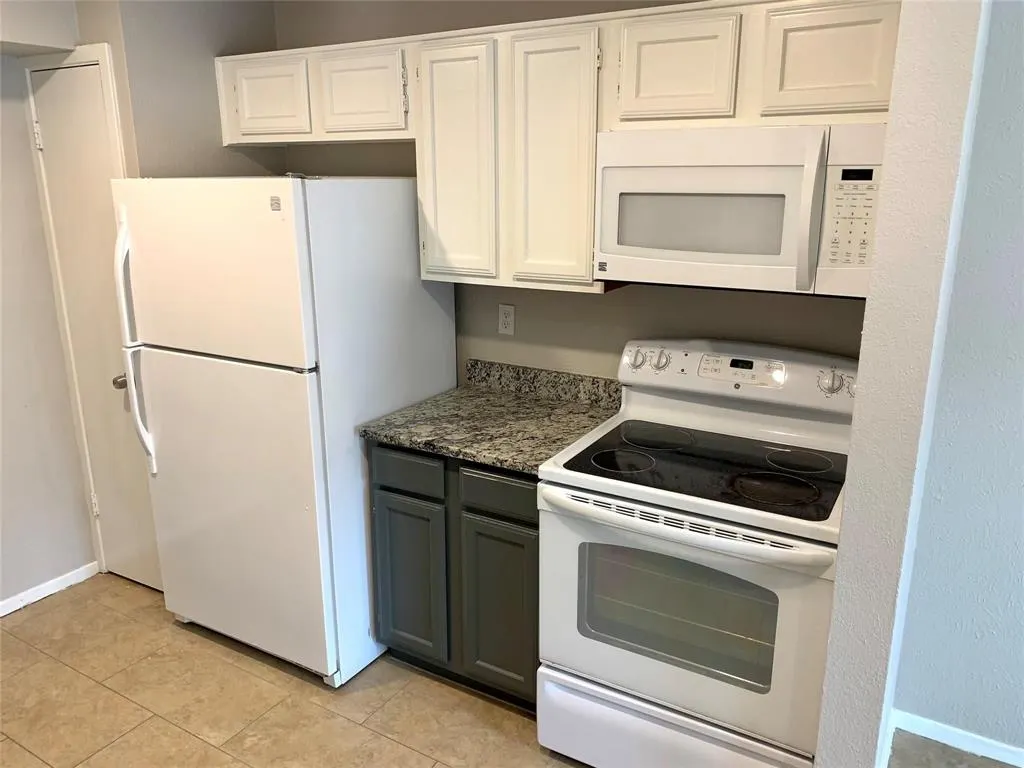 214 Samuel Boulevard #5