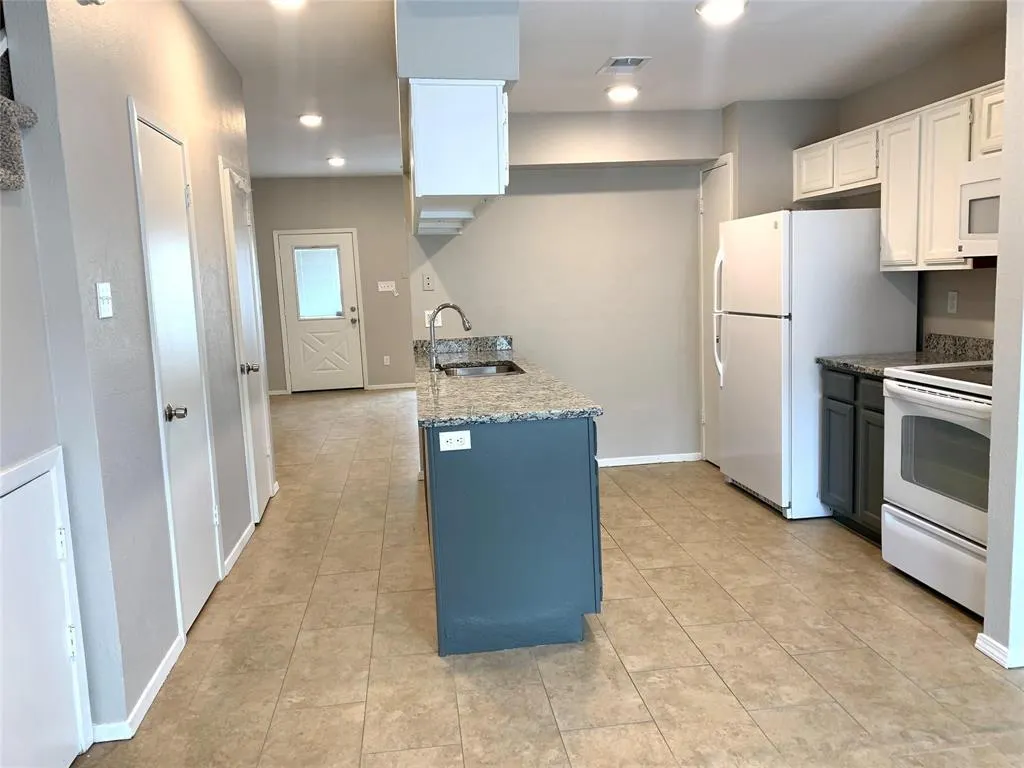 214 Samuel Boulevard #5