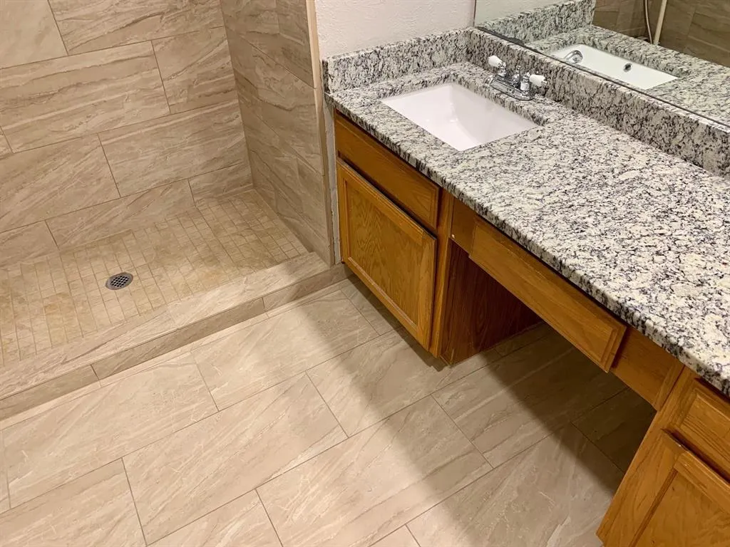 214 Samuel Boulevard #5