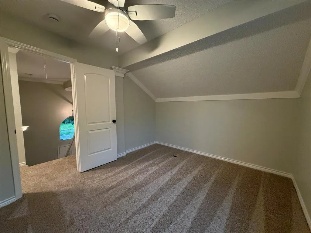 2228 Silverthorn Lane