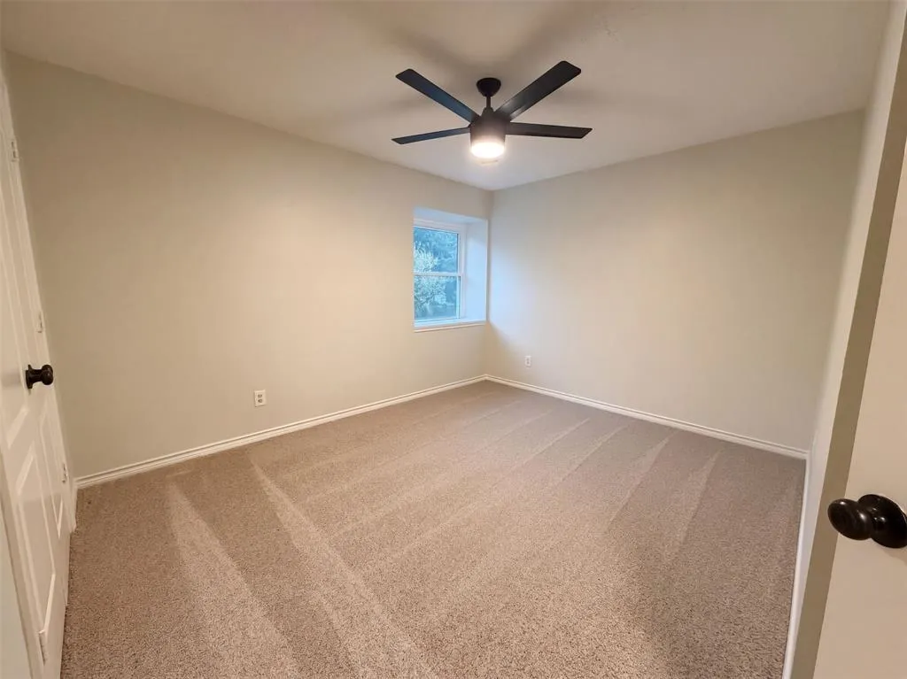 2228 Silverthorn Lane