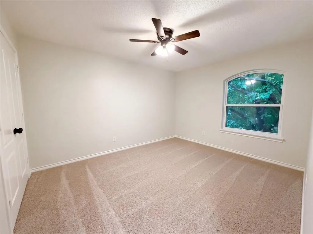 2228 Silverthorn Lane