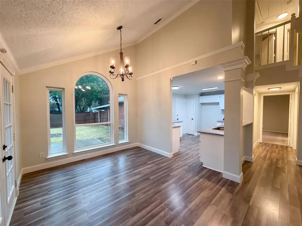 2228 Silverthorn Lane