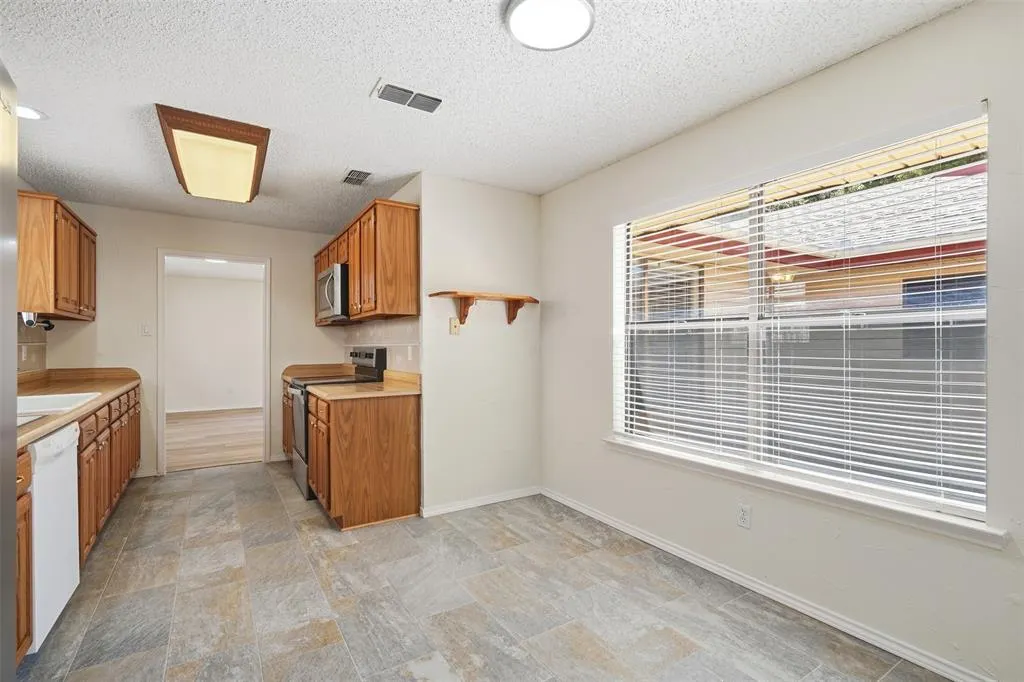 2406 Amber Hill Lane