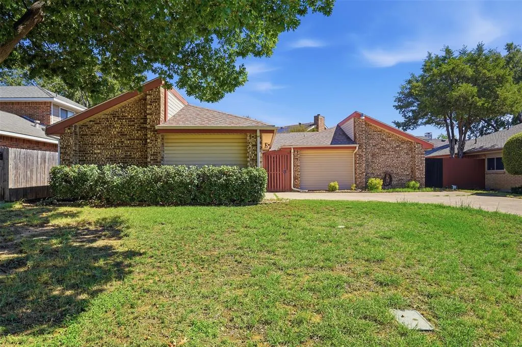 2406 Amber Hill Lane