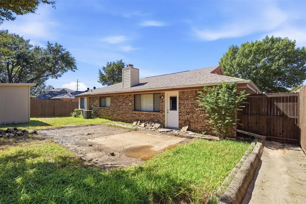 2406 Amber Hill Lane