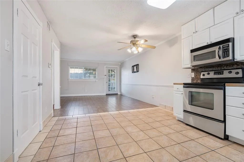 1207 W Wall Street #4