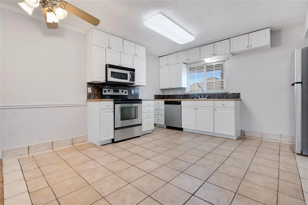 1207 W Wall Street #4