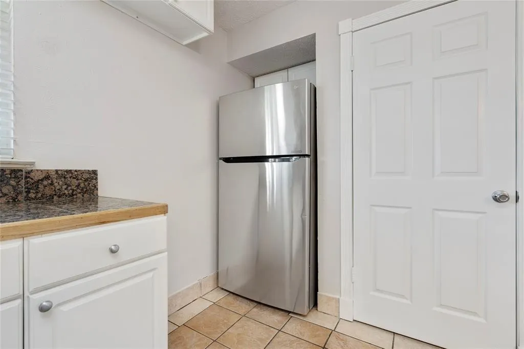 1207 W Wall Street #4