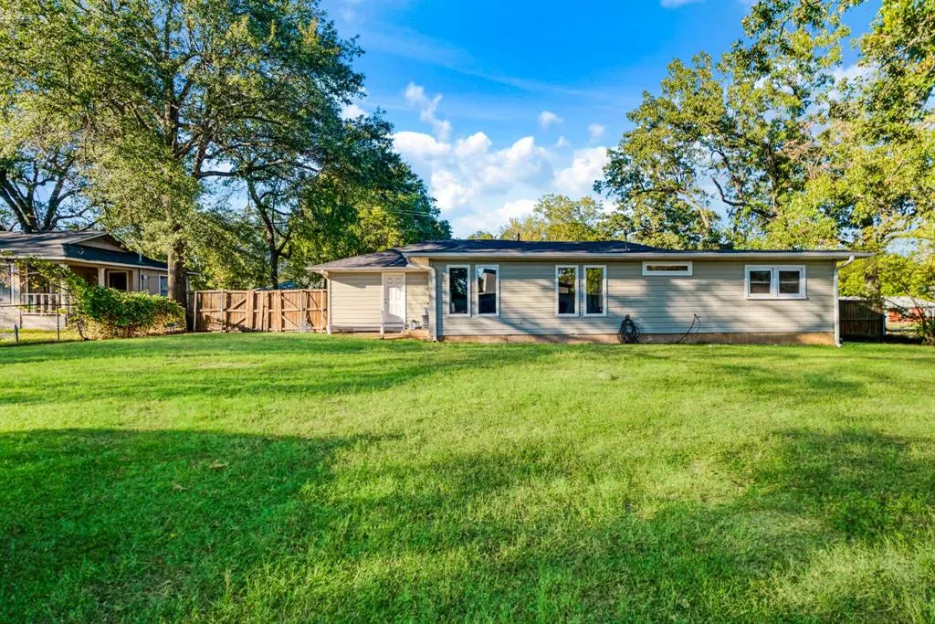 3040 E Houston Street