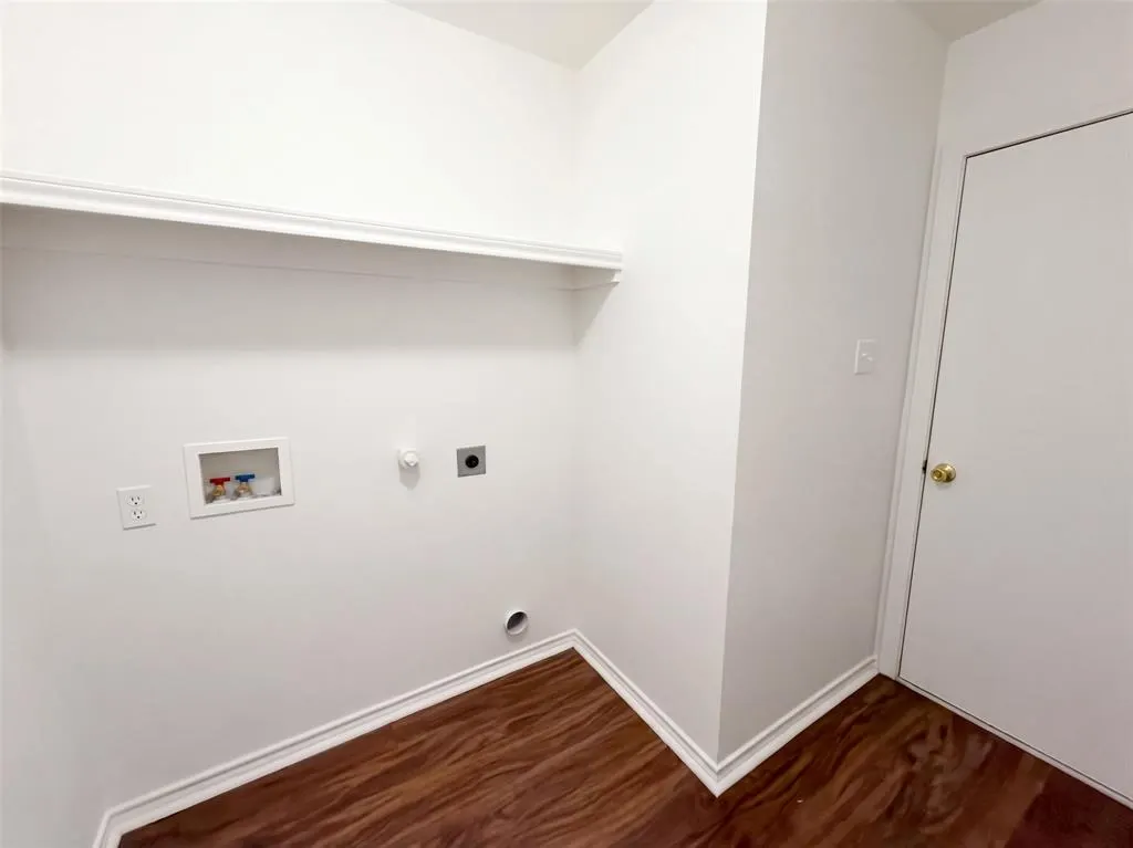 208 Comanche Trail