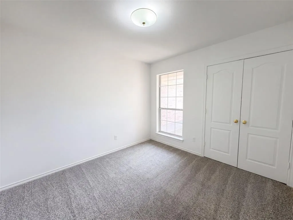 208 Comanche Trail