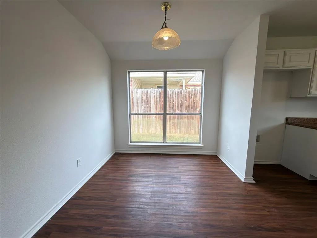 208 Comanche Trail