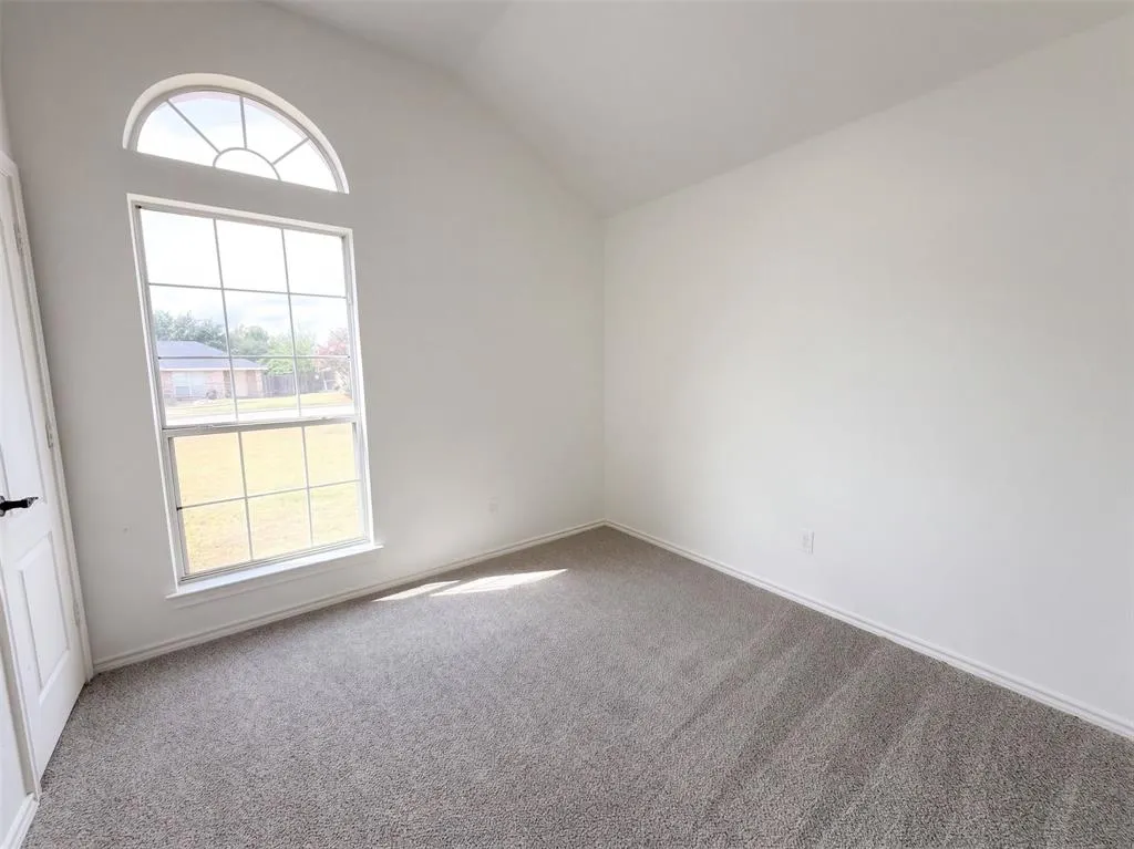208 Comanche Trail