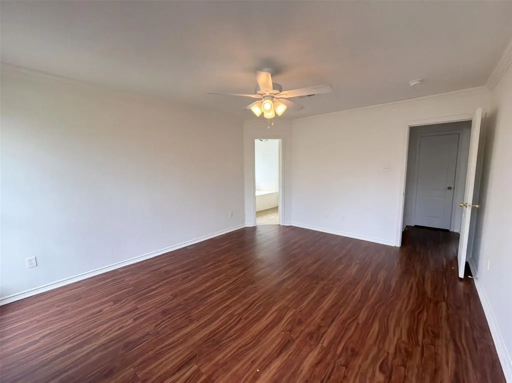 208 Comanche Trail