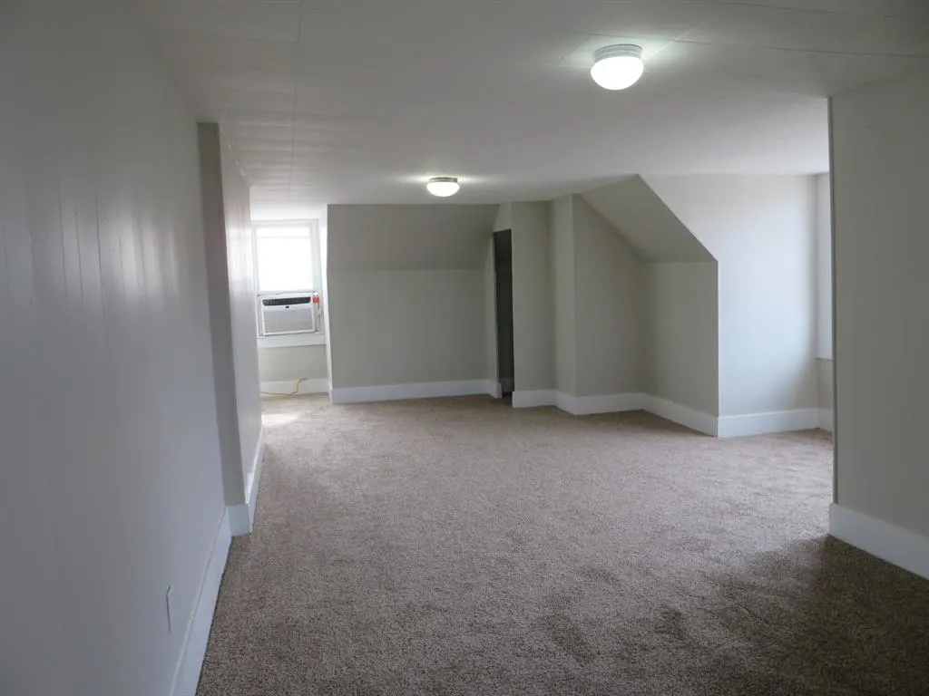 911 W Liveoak Street