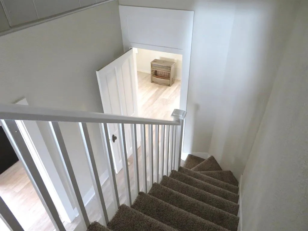 911 W Liveoak Street