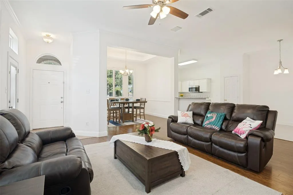 6924 Harvey Lane