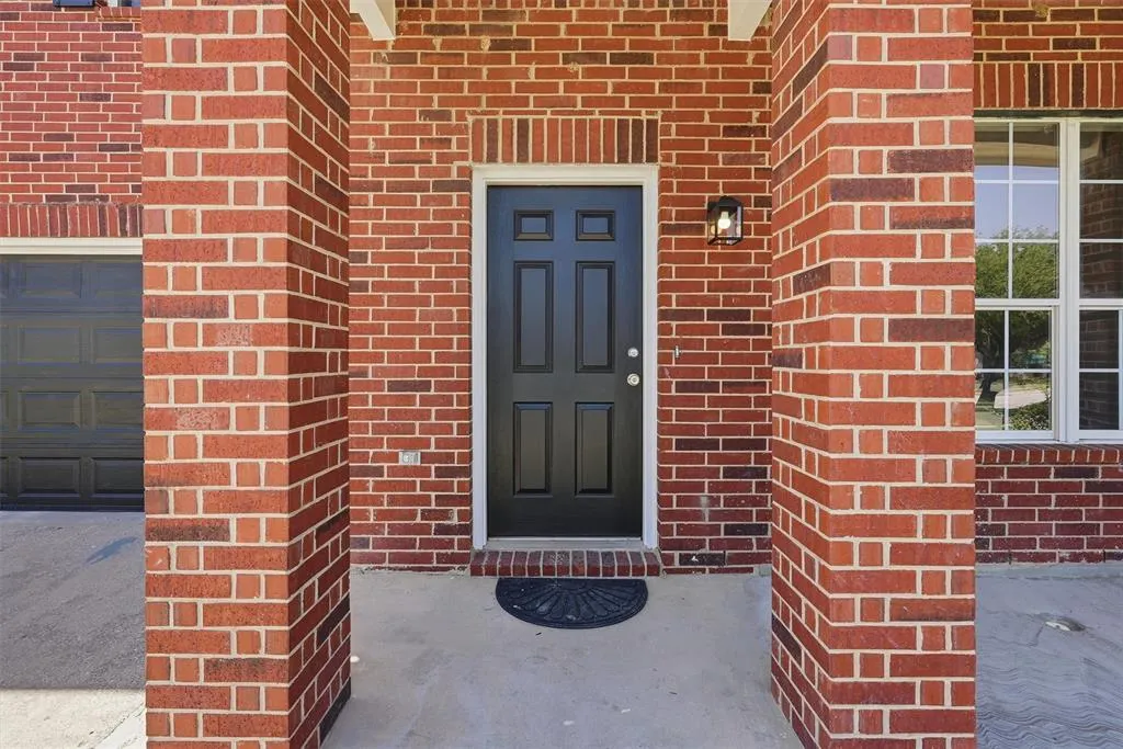 7104 Starwood Drive
