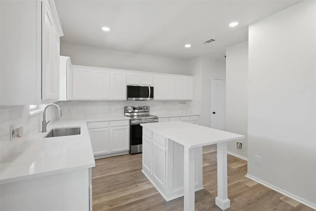 7104 Starwood Drive