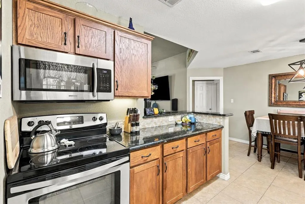 230 Oakwood Circle