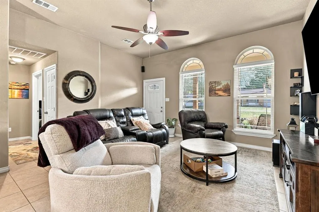 230 Oakwood Circle