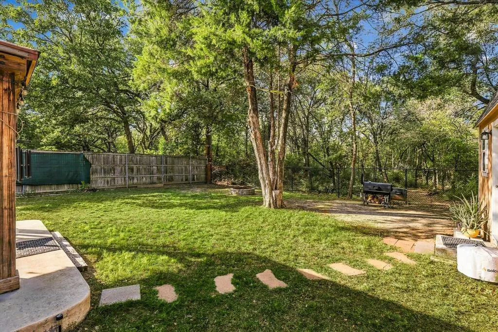 230 Oakwood Circle