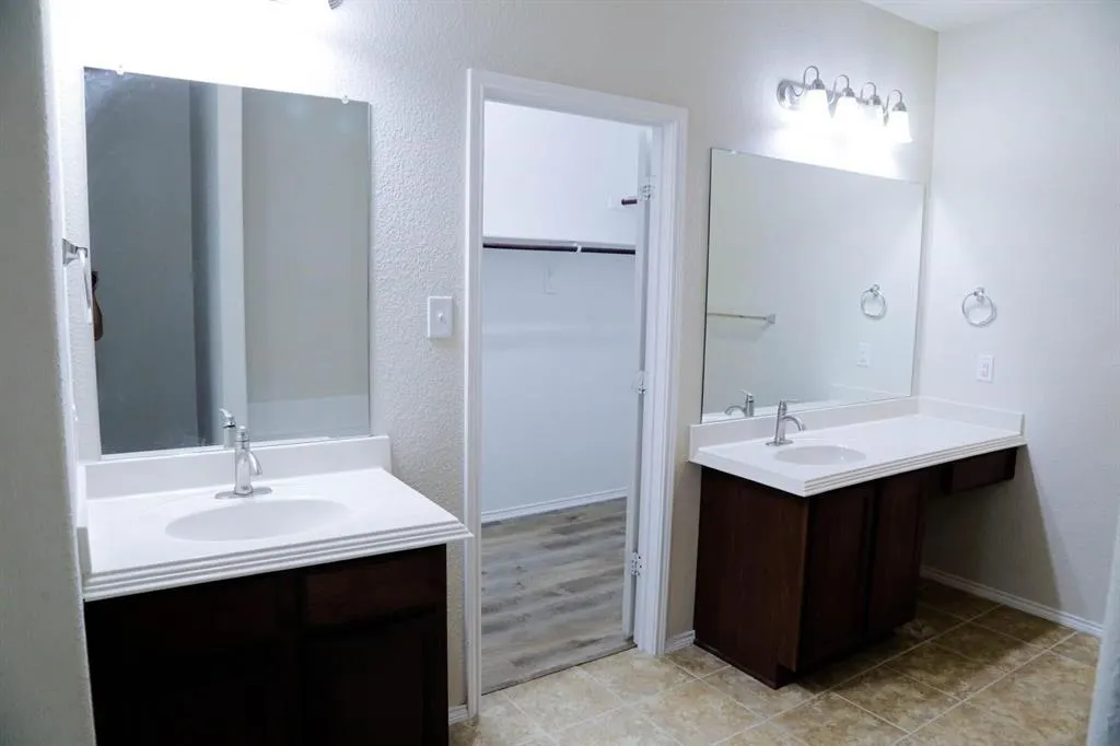 3213 Peninsula Trail