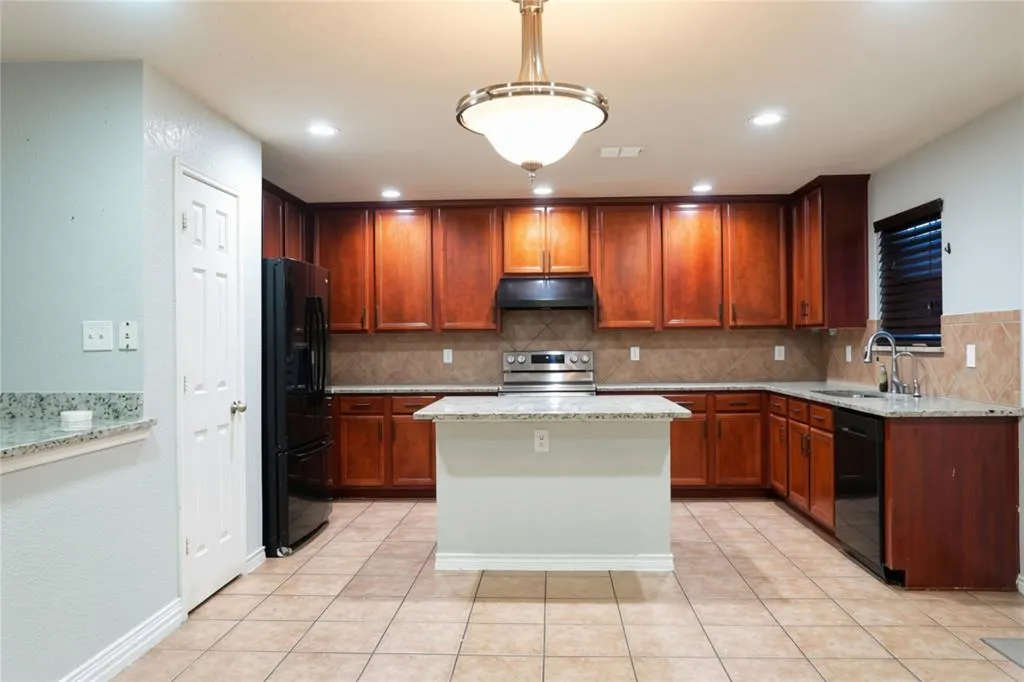 5440 Kleberg Drive