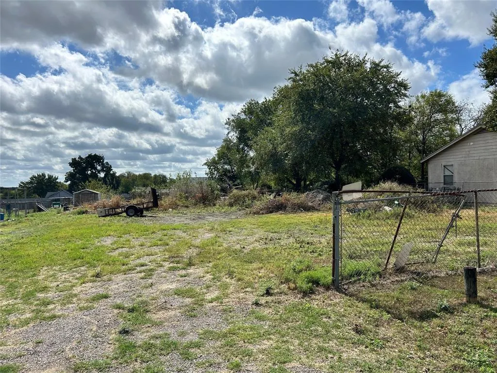 8407 Honeysuckle Lane